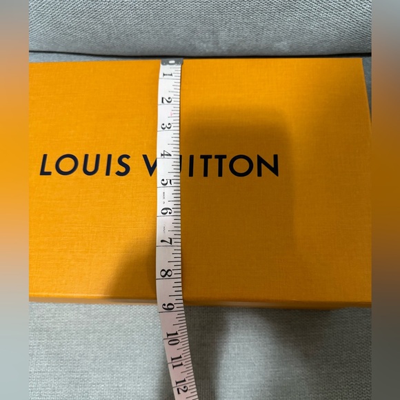 Louis Vuitton Vibrant Orange Sneaker Box - Picture 5 of 7